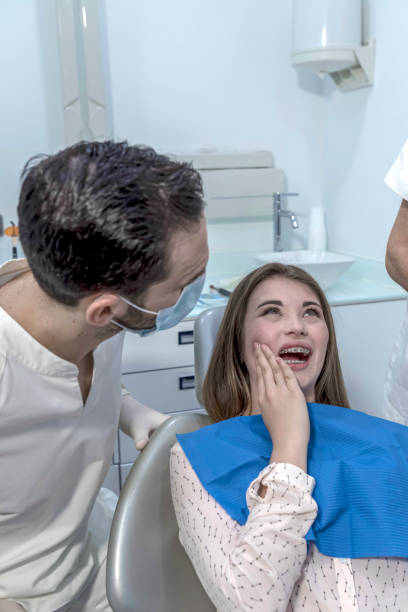 Best Chipped Tooth Repair Near Me  in Mayfair, CA